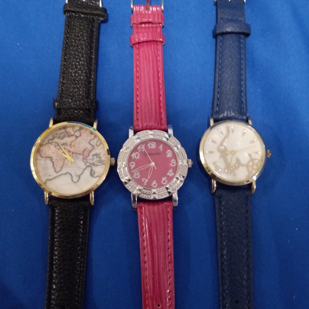 Ladies watches never worn by Geneva